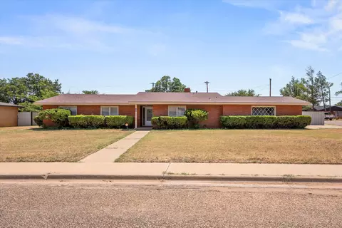 1608 E Cardwell St, Brownfield, TX 79316