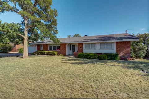 1440 W Crosby St, Slaton, TX 79364