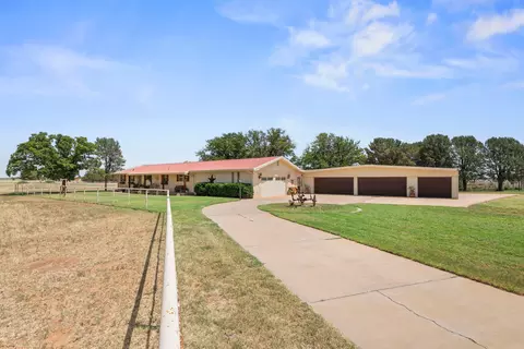1024 Us 82, Brownfield, TX 79316