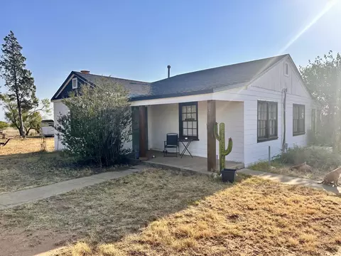 281 Co Rd 127, Afton, TX 79220