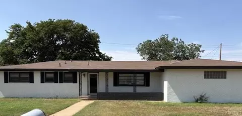 1400 W Crosby St, Slaton, TX 79364