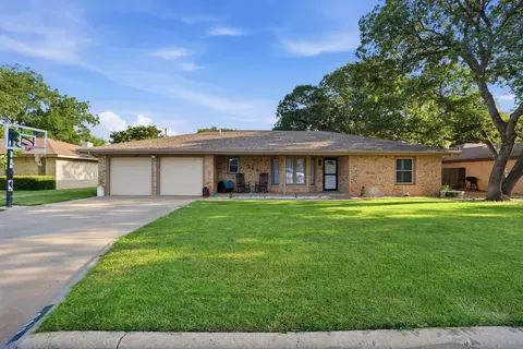 223 E 27th St, Littlefield, TX 79339