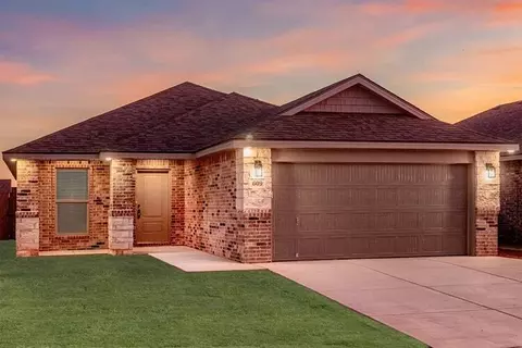 707 E 21st St, Wolfforth, TX 79382