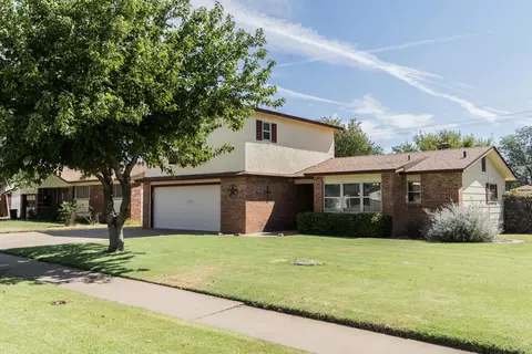 Exterior - 1408 Ennis St, Plainview, TX 79072 photo 3 of 15