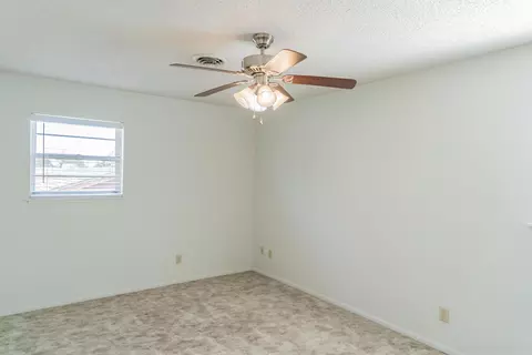 Bedroom - 1408 Ennis St, Plainview, TX 79072 photo 3 of 6