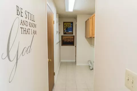 Entry Way - 1408 Ennis St, Plainview, TX 79072 photo 3 of 4