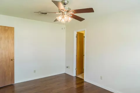 Bedroom - 1408 Ennis St, Plainview, TX 79072 photo 2 of 6