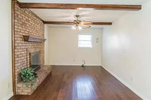 Living - 1408 Ennis St, Plainview, TX 79072 photo 2 of 7