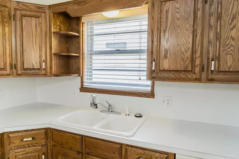 Kitchen - 1408 Ennis St, Plainview, TX 79072 photo 6 of 8