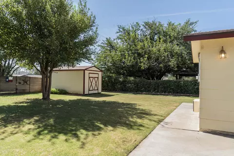 Exterior - 1408 Ennis St, Plainview, TX 79072 photo 8 of 15
