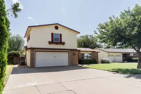Exterior - 1408 Ennis St, Plainview, TX 79072 photo 2 of 15