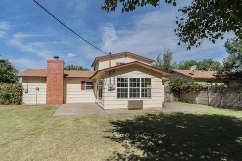 Exterior - 1408 Ennis St, Plainview, TX 79072 photo 10 of 15