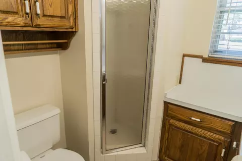 Bath - 1408 Ennis St, Plainview, TX 79072 photo 3 of 4