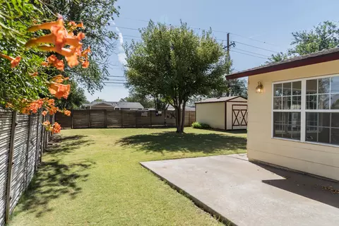 Exterior - 1408 Ennis St, Plainview, TX 79072 photo 6 of 15
