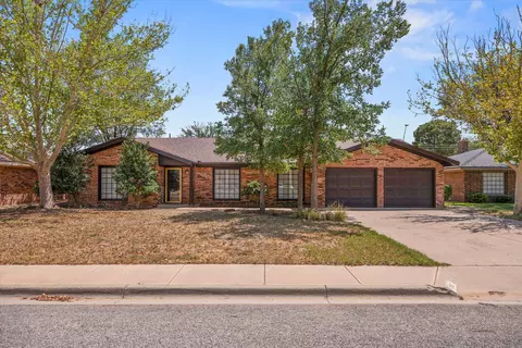 312 Cottonwood Ln, Levelland, TX 79336