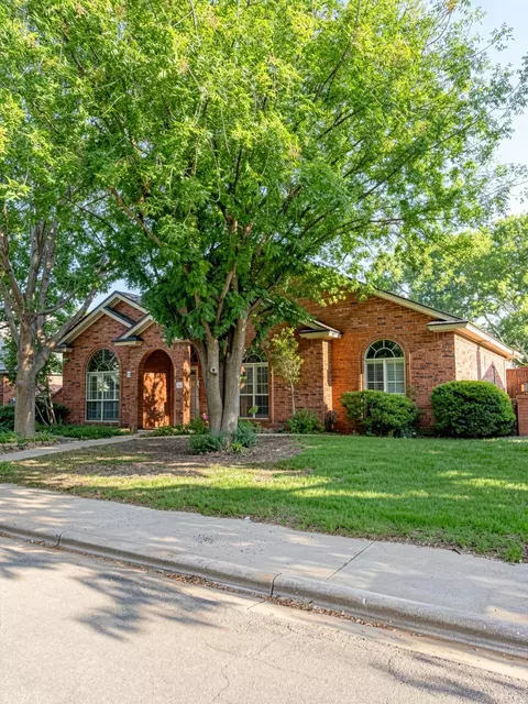 5913 86th St, Lubbock, TX 79424
