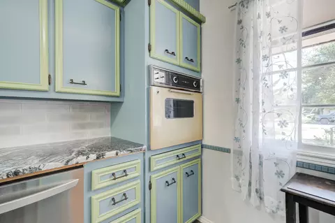 Kitchen - 6902 Elgin Ave, Lubbock, TX 79413 photo 4 of 6