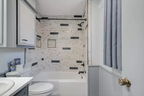 Bath - 6902 Elgin Ave, Lubbock, TX 79413 photo 1 of 4