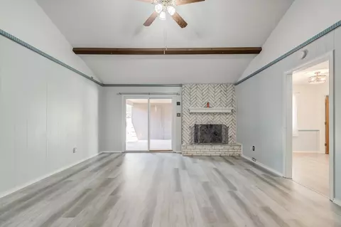 Living - 6902 Elgin Ave, Lubbock, TX 79413 photo 3 of 6