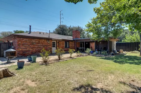 Exterior - 6902 Elgin Ave, Lubbock, TX 79413 photo 6 of 7