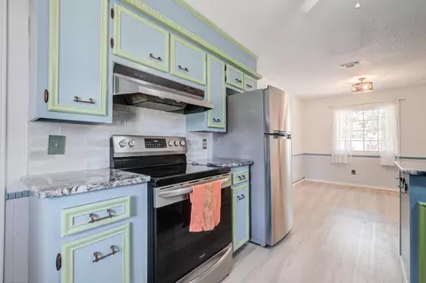 Kitchen - 6902 Elgin Ave, Lubbock, TX 79413 photo 6 of 6