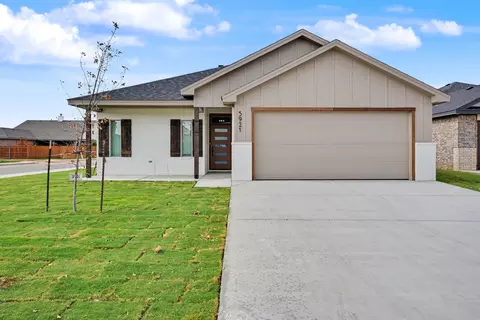 5921 Grinnell St, Lubbock, TX 79416