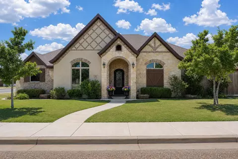621 N 11th St, Wolfforth, TX 79382