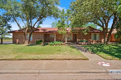 1420 Quaker St, Slaton, TX 79364