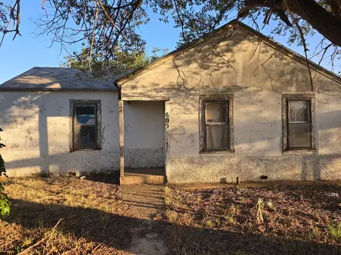 405 N 10th St, Lamesa, TX 79331
