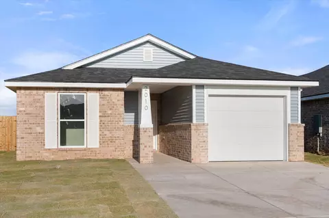 2010 Yellowhouse Ave, Wolfforth, TX 79382