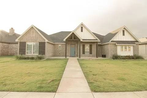 1302 N 14th St, Wolfforth, TX 79382