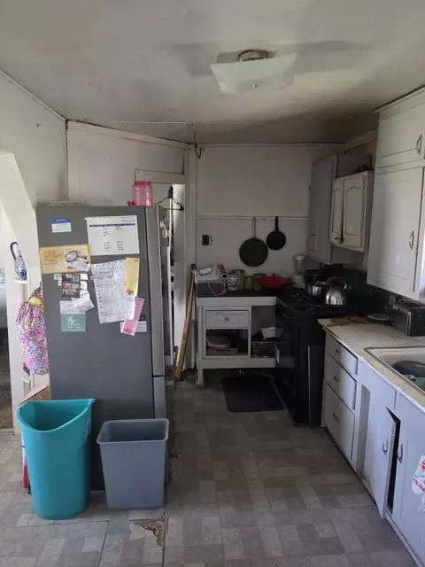 404 E 3rd St, Idalou, TX 79329 photo 2