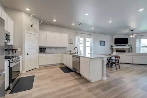 Kitchen - 6802 54th St, Lubbock, TX 79407 photo 2 of 6