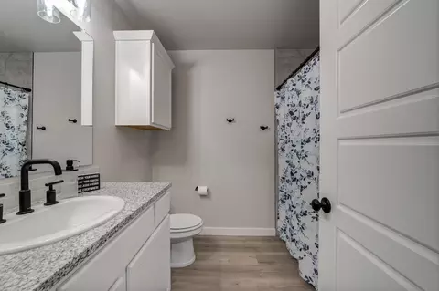 Bath - 6802 54th St, Lubbock, TX 79407 photo 4 of 5