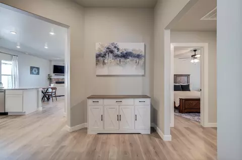 Entry Way - 6802 54th St, Lubbock, TX 79407 photo 3 of 5