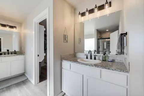Bath - 6802 54th St, Lubbock, TX 79407 photo 1 of 5