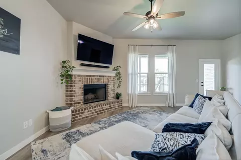 Living - 6802 54th St, Lubbock, TX 79407 photo 2 of 6