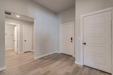 Entry Way - 6802 54th St, Lubbock, TX 79407 photo 2 of 5