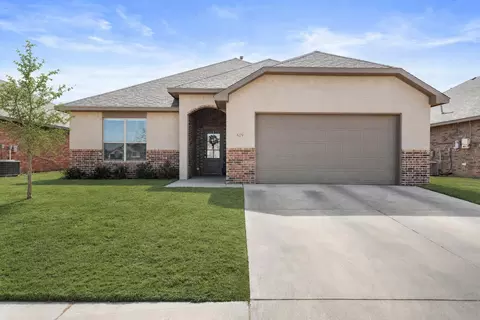 819 N 3rd St, Wolfforth, TX 79382