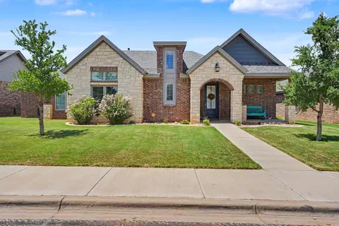 708 N 8th St, Wolfforth, TX 79382