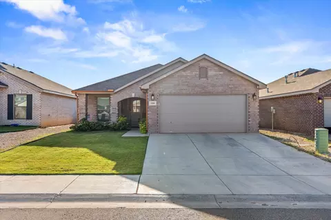 3208 Aberdeen Ave, Wolfforth, TX 79382