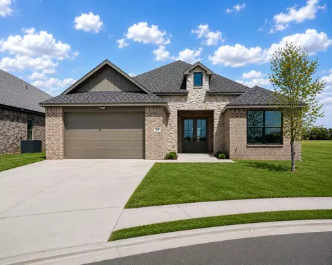 1218 N 6th St, Wolfforth, TX 79382