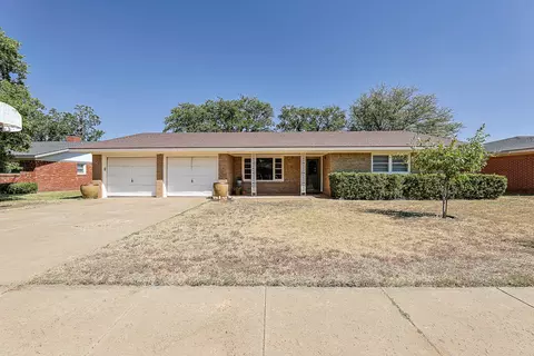 1520 W Crosby St, Slaton, TX 79364