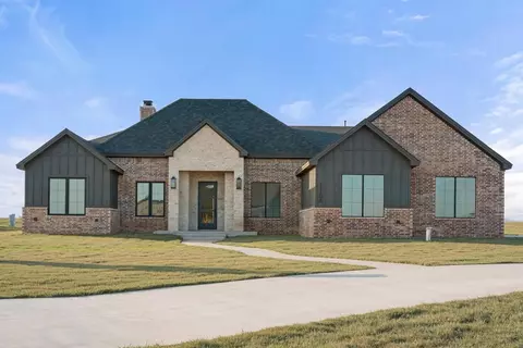 1154 E Hayes St, New Home, TX 79383
