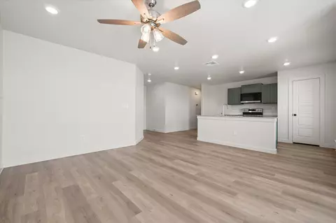 Living - 5901 154th Pl, Lubbock, TX 79424 photo 4 of 7