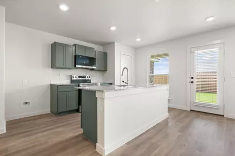 Kitchen - 5901 154th Pl, Lubbock, TX 79424 photo 3 of 3