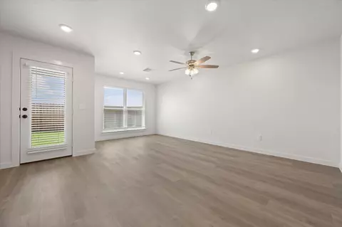 Living - 5901 154th Pl, Lubbock, TX 79424 photo 2 of 7