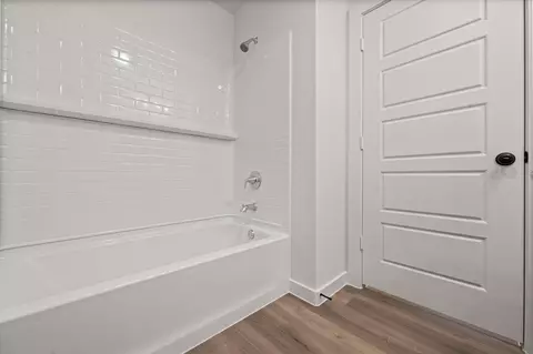 Bath - 5901 154th Pl, Lubbock, TX 79424 photo 3 of 3