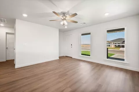 Living - 5543 Smith St, Lubbock, TX 79416 photo 3 of 7
