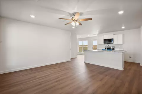 Living - 5543 Smith St, Lubbock, TX 79416 photo 1 of 7